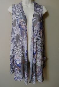 Delicate flowing vest. XL Pretty and goes beautifully over a cream or white top.